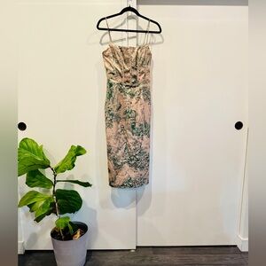 Fashion Nova corset top Midi
Size Small